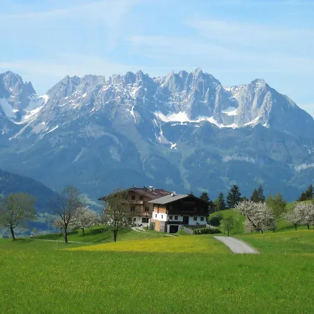 Hahnenkammblick Lantgård *