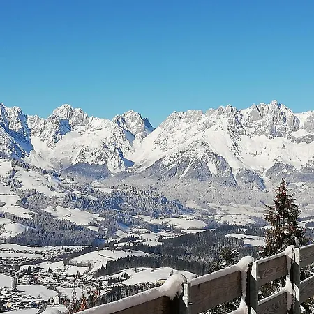 مزرعة للإقامة Hahnenkammblick *